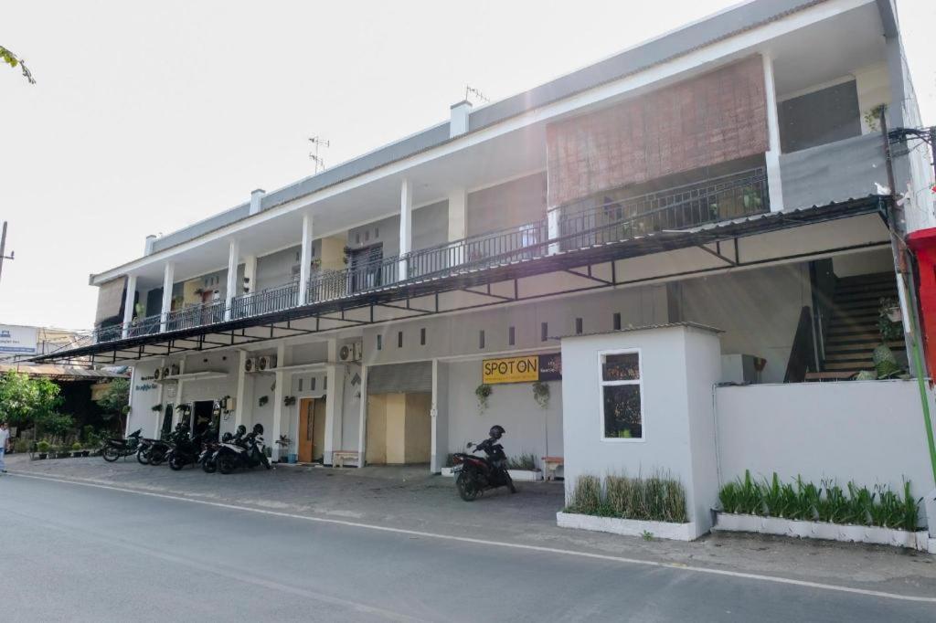 Sawojajar Inn مالانغ المظهر الخارجي الصورة